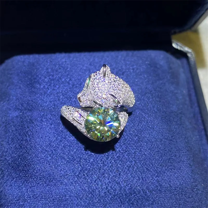 

Exquisite 2ct Green Diamond Fox Ring For Women 2ct Moissanite PT950 Platinum | Moderate 2ct size, versatile for daily and dating