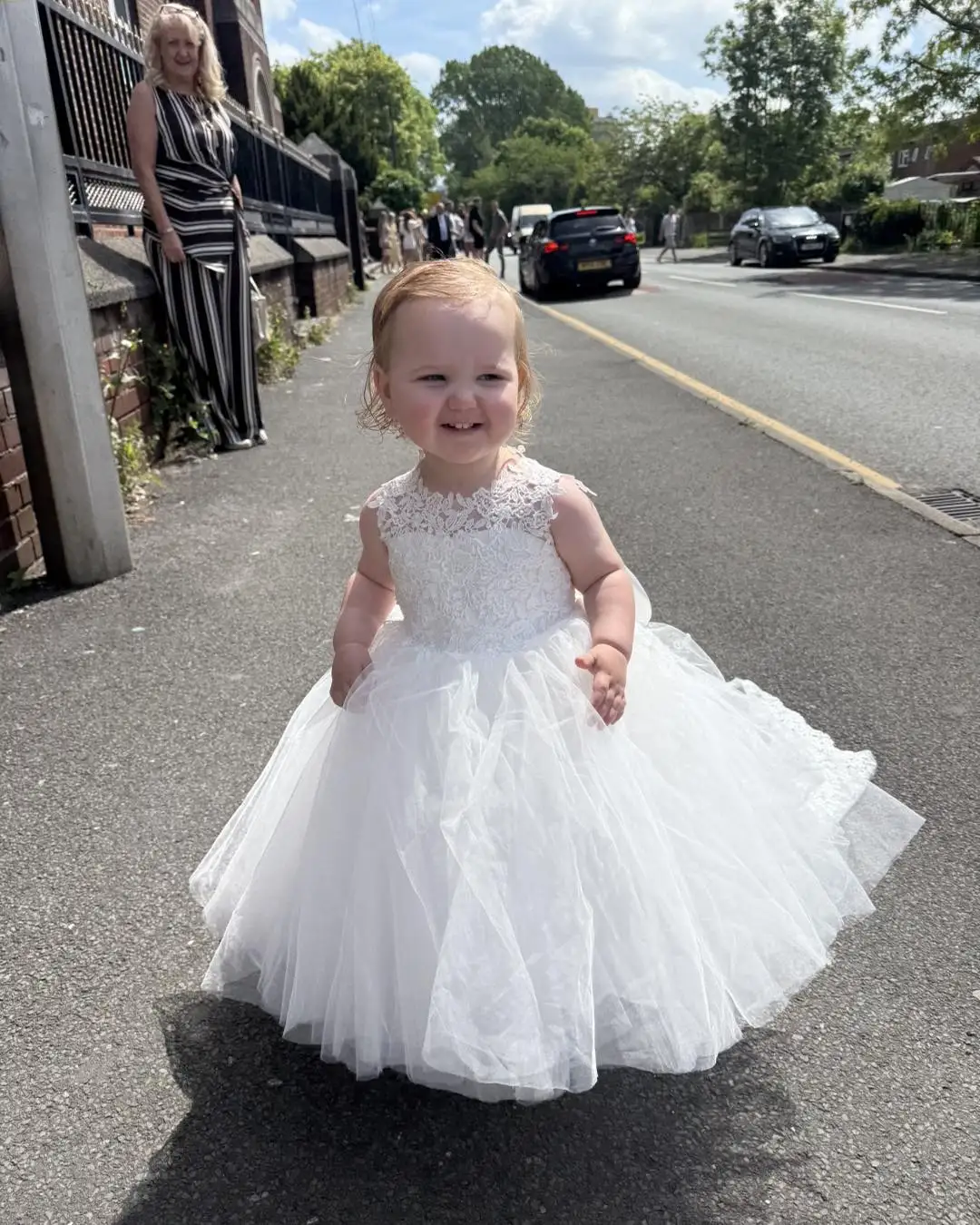 White Lace Flower Girl Dresses For Wedding Sleeveless Tulle Floor Lenght Kids Party Birthday Party First Communion Gown Custom