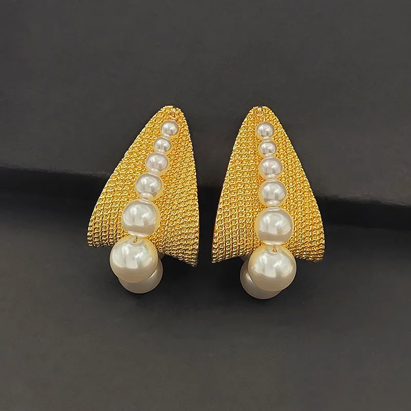 High End Pearl Stud Earrings For Women Daily Wear Retro Niche Design Sense Earrings Jewelry Factory Wholesale Direct Sales