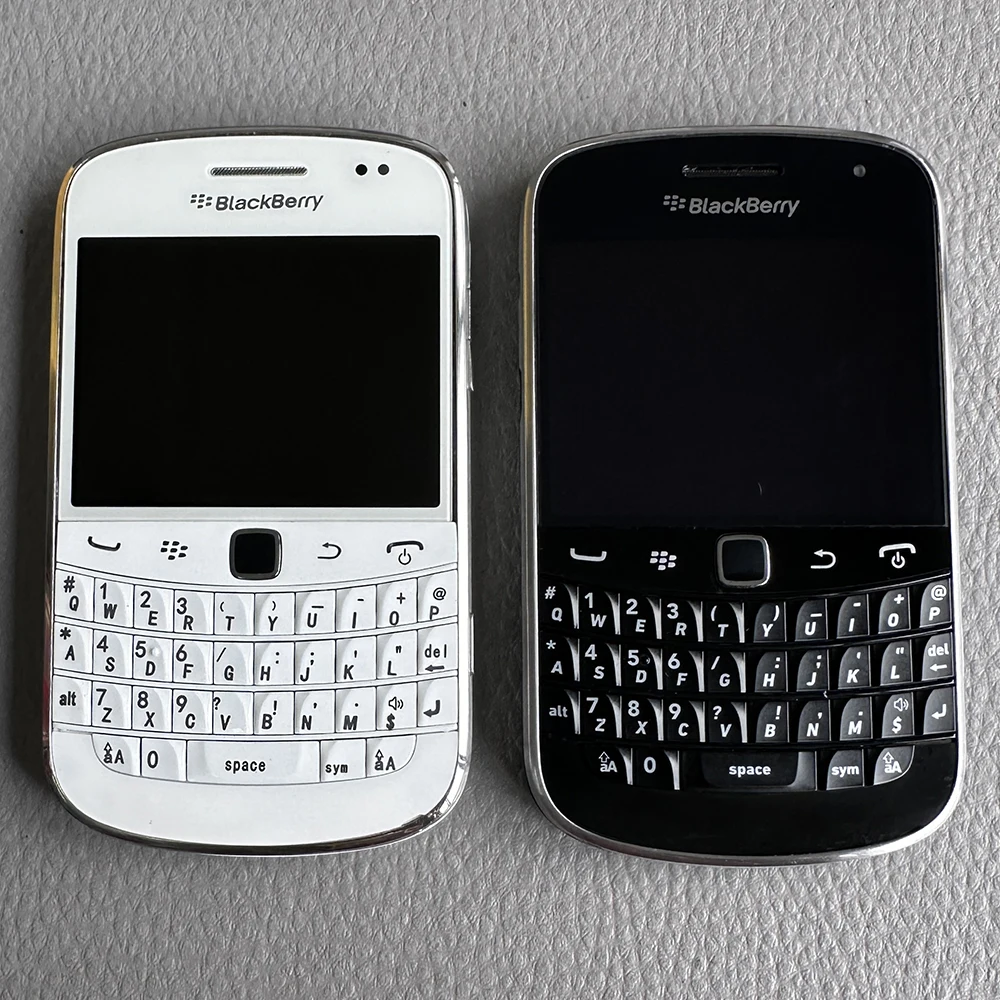 Telefono cellulare originale BlackBerry Bold Touch 9900 3G 2.8 '' 5MP 8GB ROM Tastiera QWERTY Cellulare sbloccato BlackBerryOS