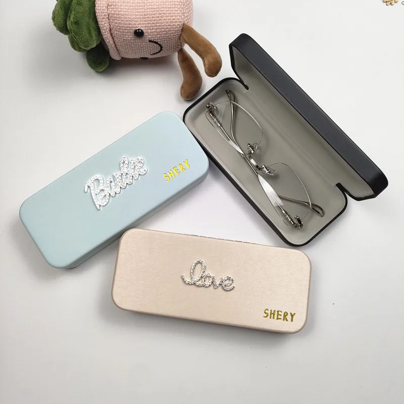 

Inlaid rhinestone Love Pattern Women's Portable Hard Eyeglass Case Steel Leather Reading Glasses Box Spectacle Holder