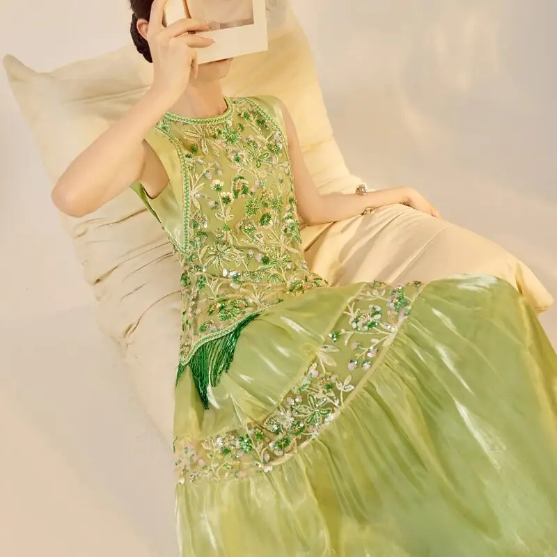 مزاجه الفاخرة فستان طويل جديد النمط الصيني مطرز التطريز تشيباو المرأة بلا أكمام شيونغسام فستان الحفلات المسائية Vestidos