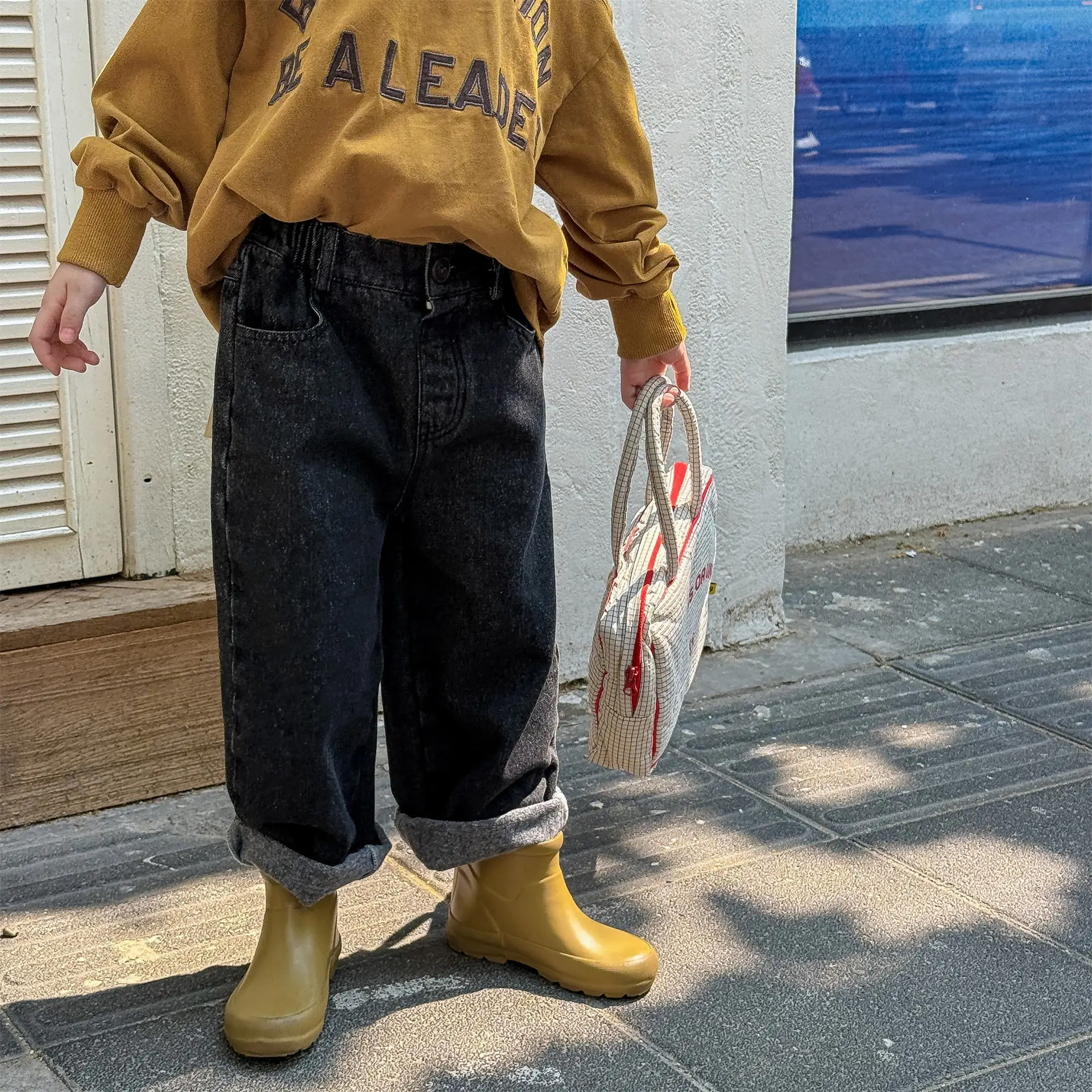 Dżinsy dziecięce na jesień 2025 w stylu koreańskim dla chłopców i dziewcząt, modne spodnie jeansowe, długie spodnie codzienne z elastyczną talią, 1-8 lat