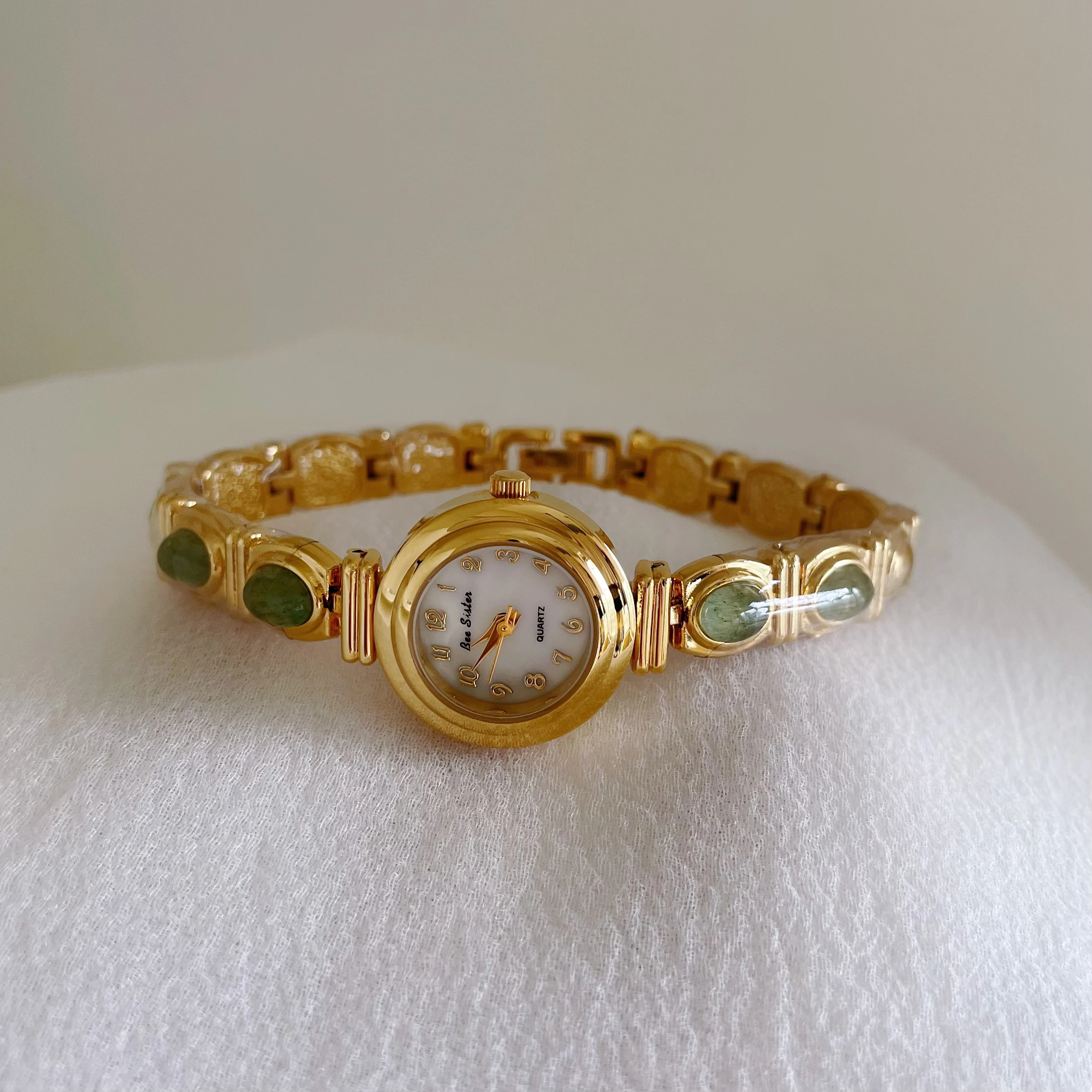 ساعة يد نسائية أنيقة كلاسيكية وأنيقة على الطراز العتيق مينا حجرية ملونة ساعة ذهبية صغيرة ساعة كوارتز على شكل سوار نسائي #4