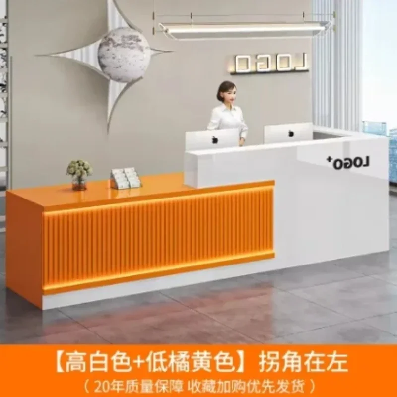 Mesa de recepção personalizada