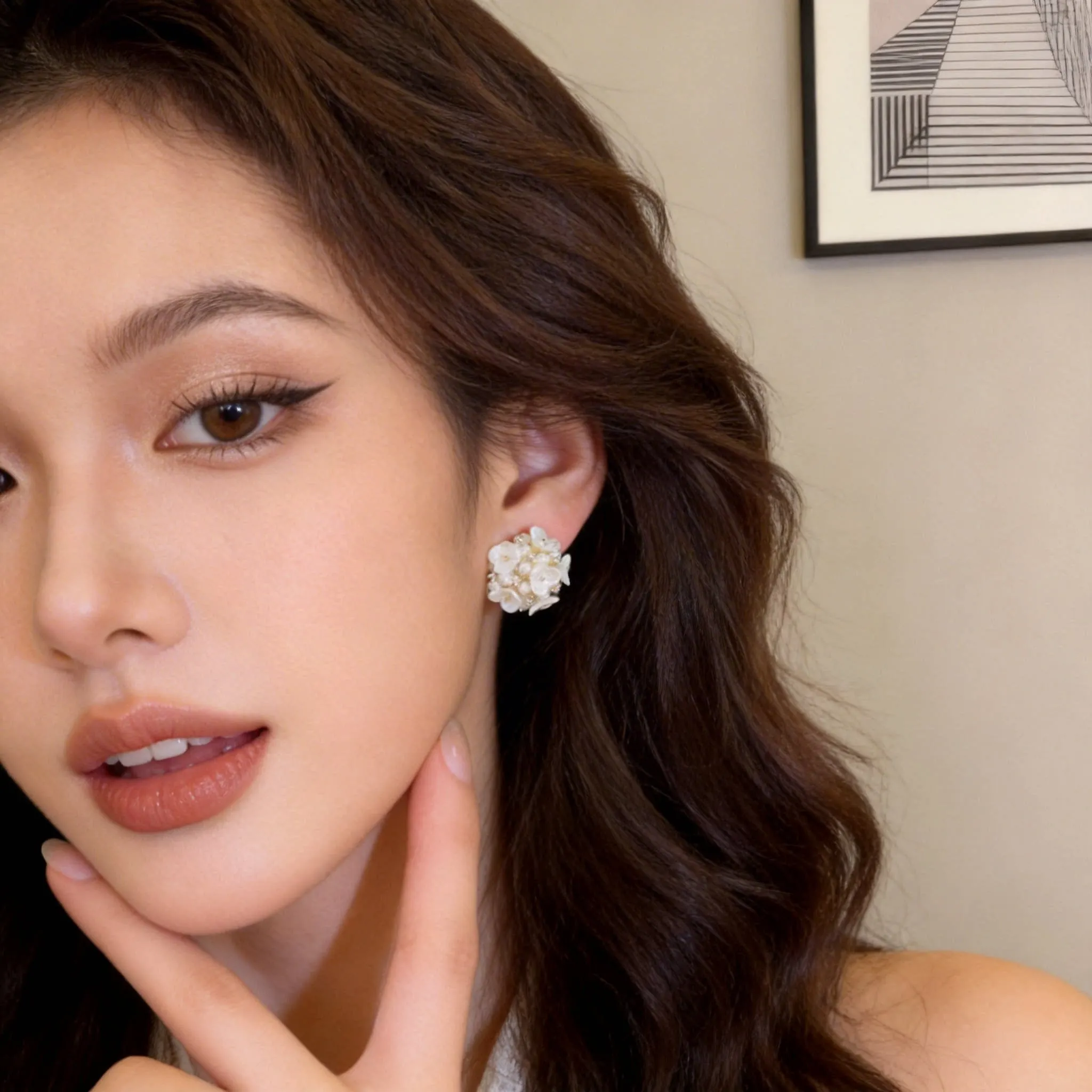 French Imitation Pearl Shell Stud Earrings with White Flower Cluster 2026 Trendy Jewelry Sweet And Elegant Accessory for Women