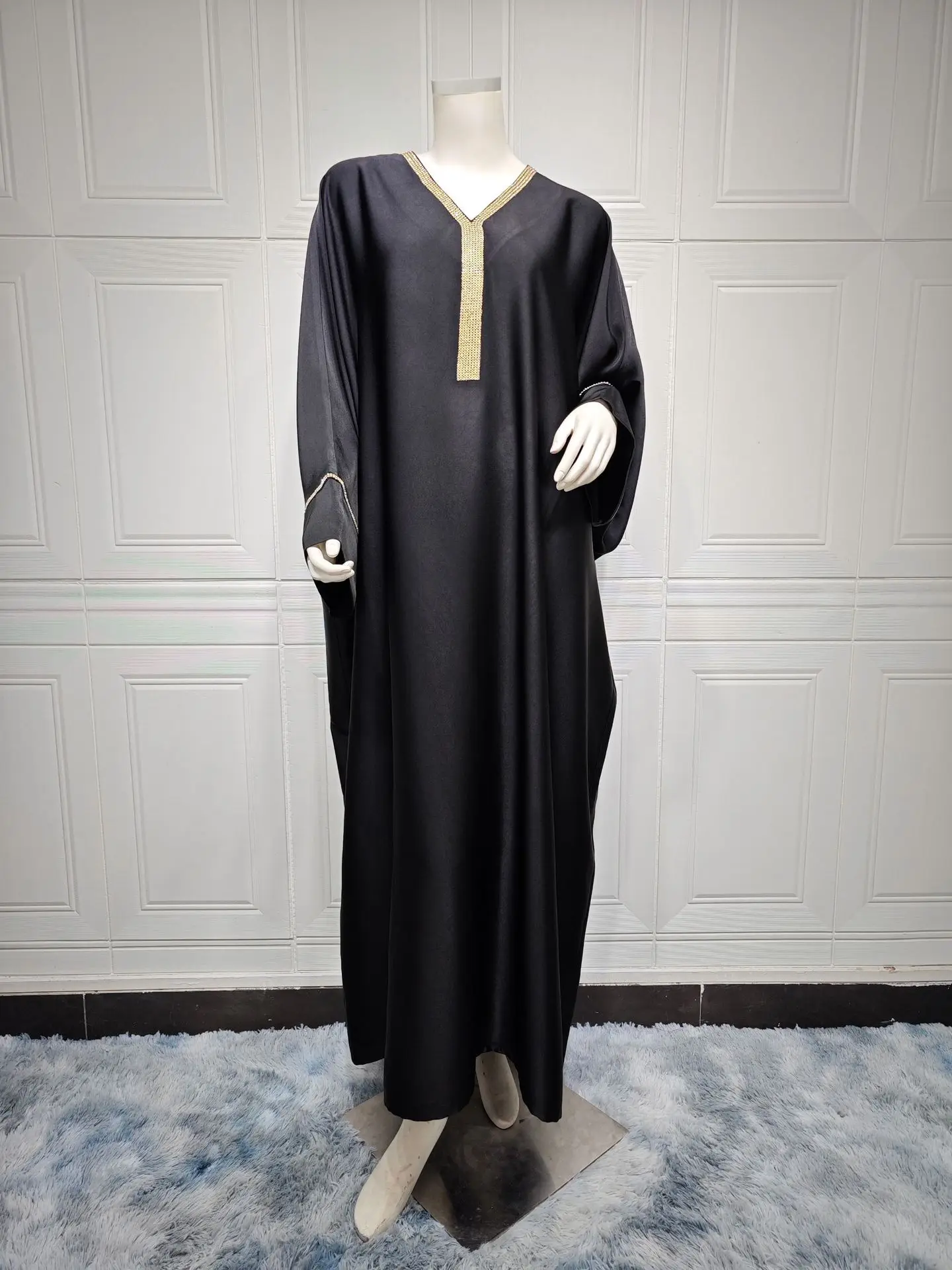 Eid Muslim Long Dress Women Bat Sleeve Caftan Abaya Satin Robe Diamond Party Abayas Ramadan V Neck Kaftan Caftan Jalabiya 2023