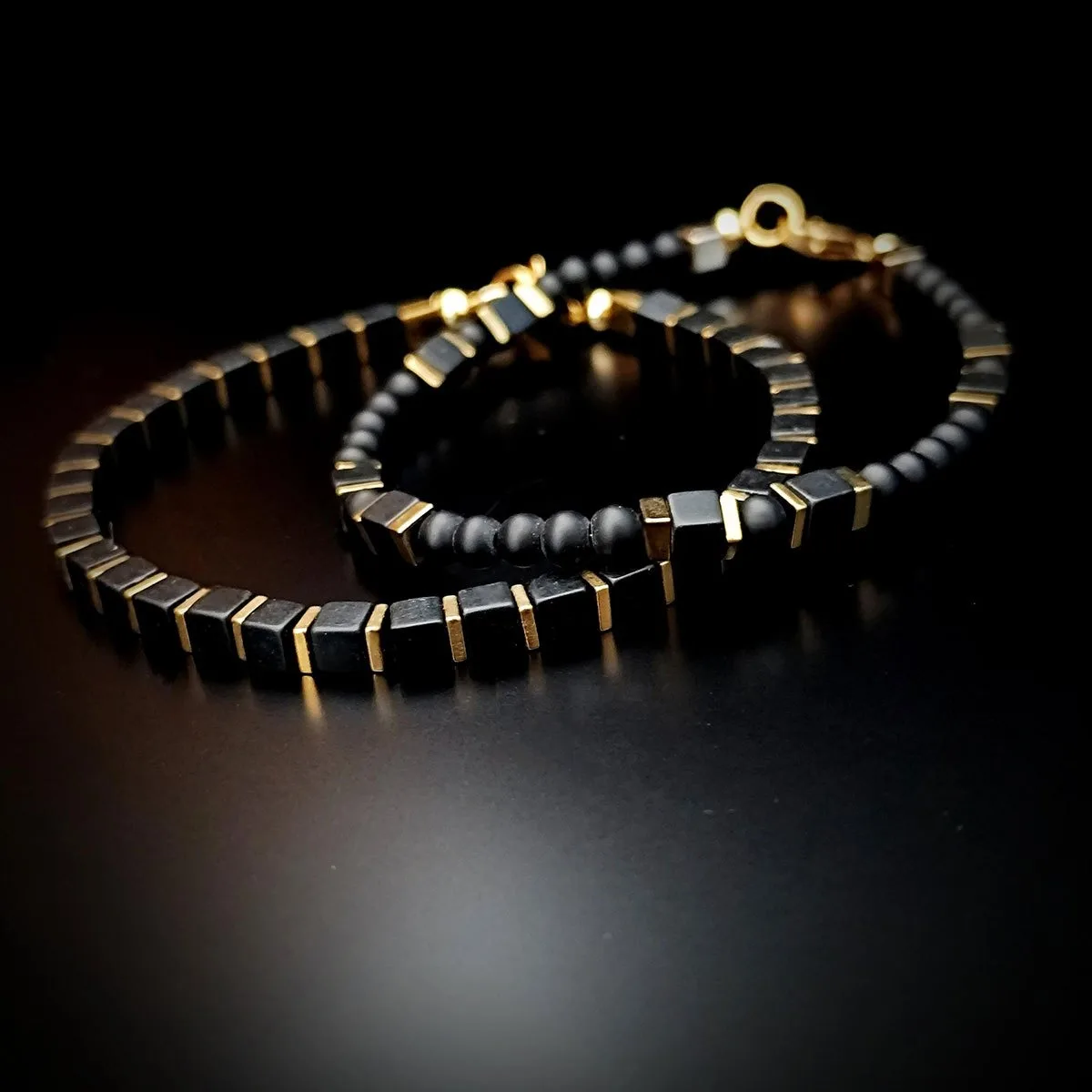 Two-piece set of vintage-style obsidian beaded protector bracelets, handmade natural stone skin-friendly jewelry, suitable for wrists of different sizes