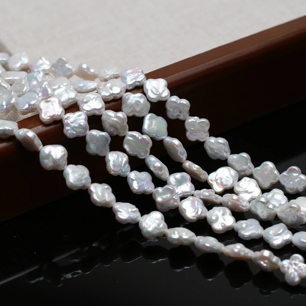 QSLLER Mutiara Barok Mutiara Air Tawar Alami Manik-manik Semanggi Empat Daun untuk Aksesori Pembuatan Perhiasan Kalung Pria Wanita DIY