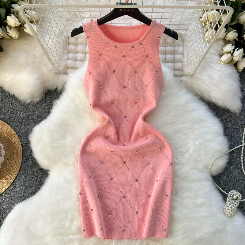 Letnia sukienka damska z dzianiny z koralikami Kobieca sukienka bodycon z dzianiny bez rękawów Mini sukienki dla kobiet
