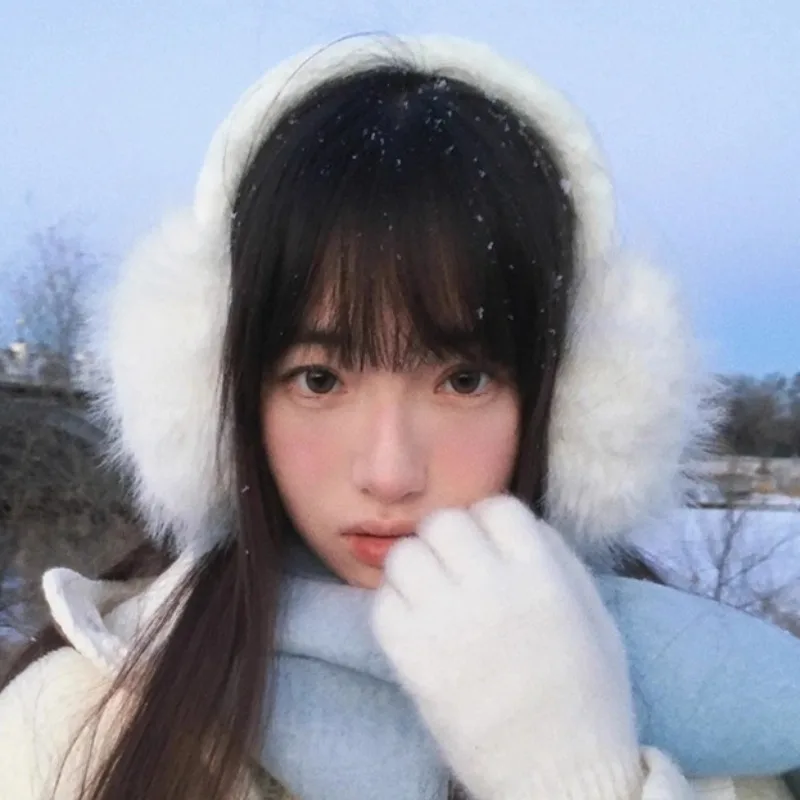 Новые кремово-белые наушники из искусственного лисьего меха