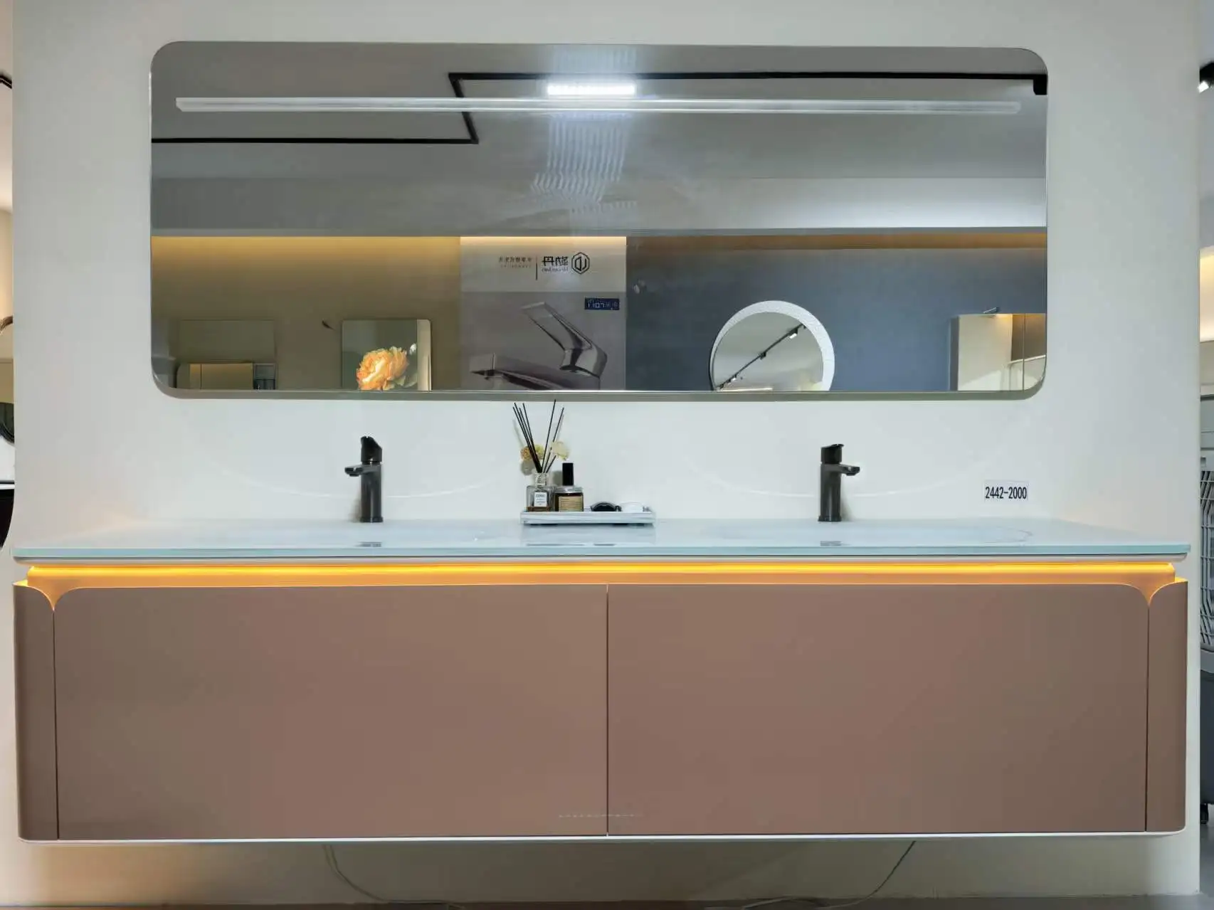 Custom Modern Water Resistant Bathroom Vanity With Ceramic Basin LED Framed Mirror Wall-Mounted Lacquered Finish Luxury Cabinet