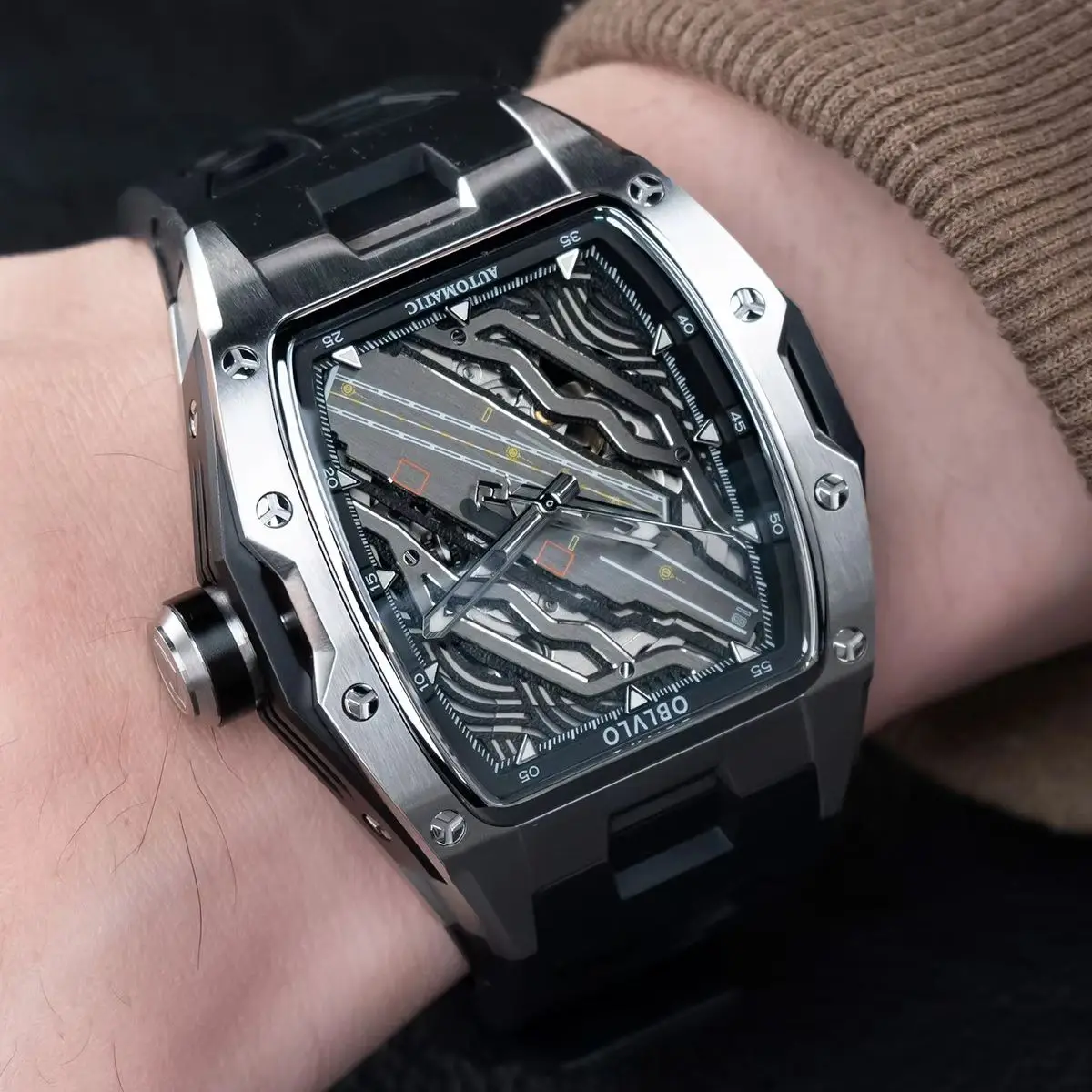 

OBLVLO Men Automatic Watch Fashion 46mm Tonneau Mechanical Wristwatch Luminous AircraftCarrier Dial Sapphire Mirror Miyota 82S0