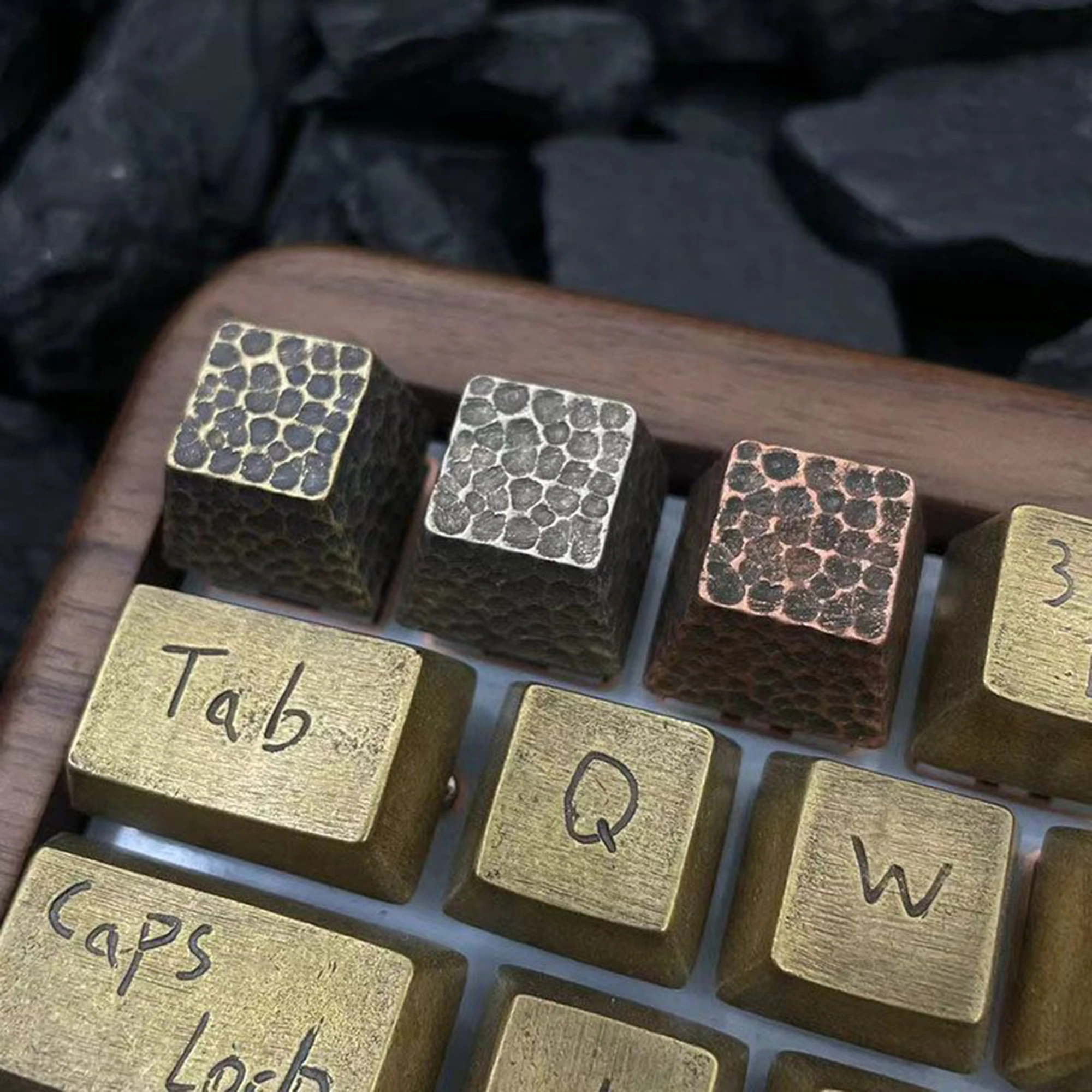 1PC Engraveds Copper keycaps Vintage Meteorite Crater  Handmade Keycaps Cherrys Artisans Metal Key Caps for Mechanical Keyboards
