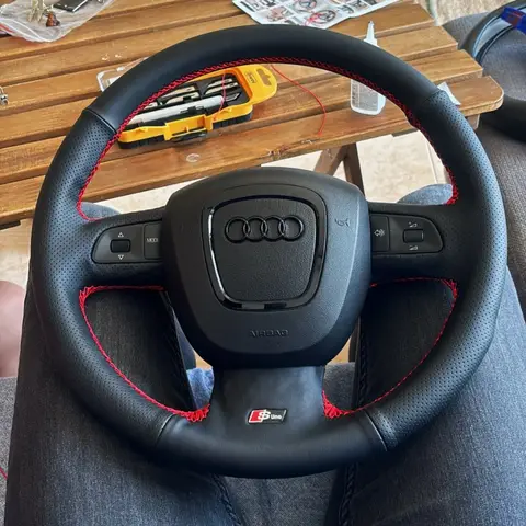 Custom Car Steering Wheel Cover Genuine Leather For Audi A3(8P) A4(B8) A5 A8 A8L Q7 RS4 S4 S5 S6 S8 2007 Avant Steering Wrap ﻿