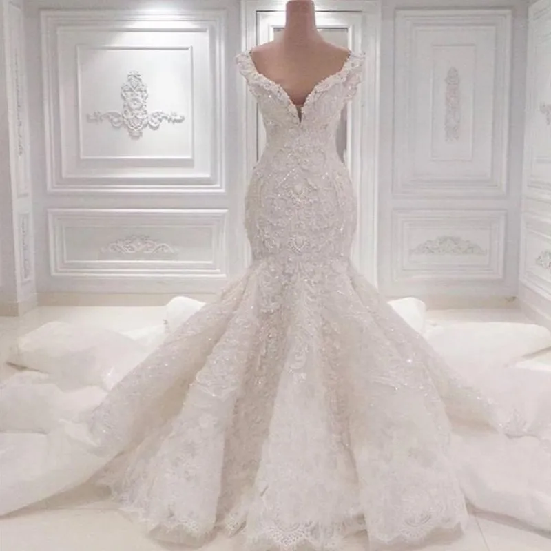 

Luxurious Mermaid Saudi Arabia Wedding Dresses Scoop Neck Full Lace Appliqued Crystal Long Cathedral Train Wedding Bridal Gowns