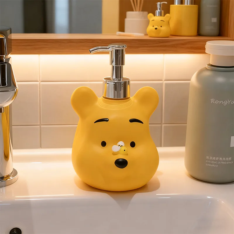 Диспенсер для мыла Disney Winnie the Pooh, симпатичная бутылка-помпа для шампуня и лосьона для ванной комнаты и кухонной раковины, многофункциональный контейнер