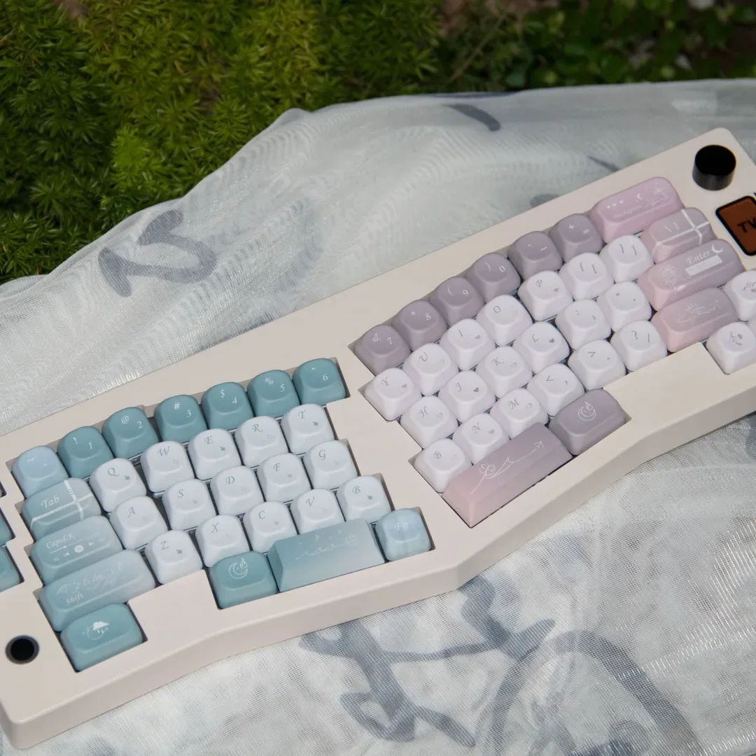 Imagem -02 - Forever Love Tema Keycaps Teclas Perfil Moa Cereja Sides Dye Sub Pbt Gateron Switches mx Teclados Gamer 128 Key