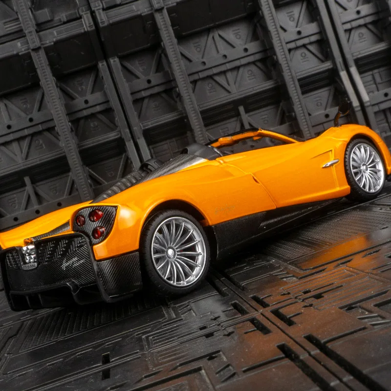 

Модель суперкара Pagani из сплава, масштаб 1:24, с открывающимися дверями и багажником, богатая детализация, тонкая работа, хорошее качество.