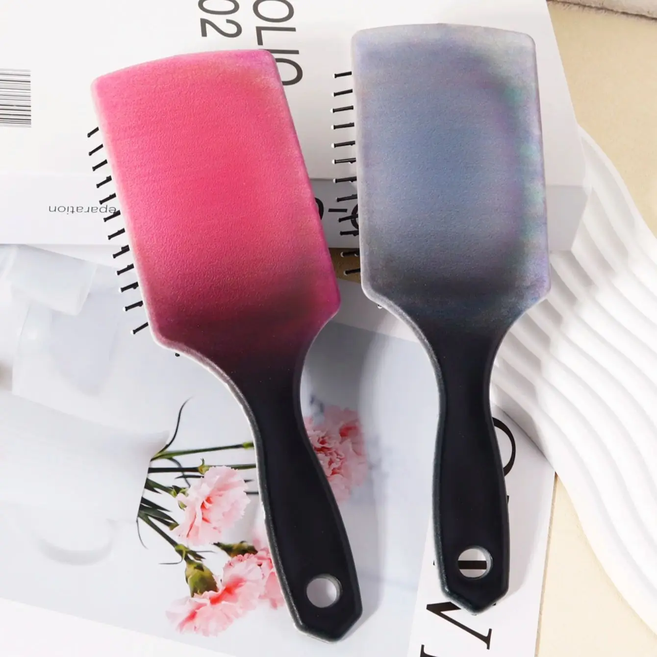 

Gradient pattern paddle comb - anti-static, scalp massage, soft nylon bristles, ABS plastic handle,Special for real hair wigs