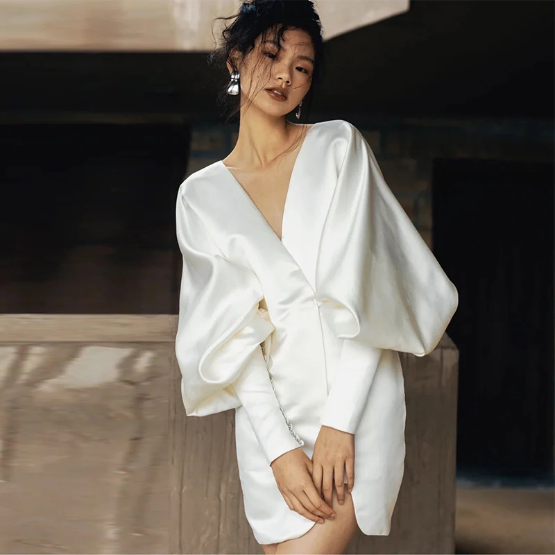 

Ele ort Satin Wedding Dr V-Ne Simple White Bridal Gown Outdoor Ceremony Lawn Scene Soft Fabric No Sve oulder