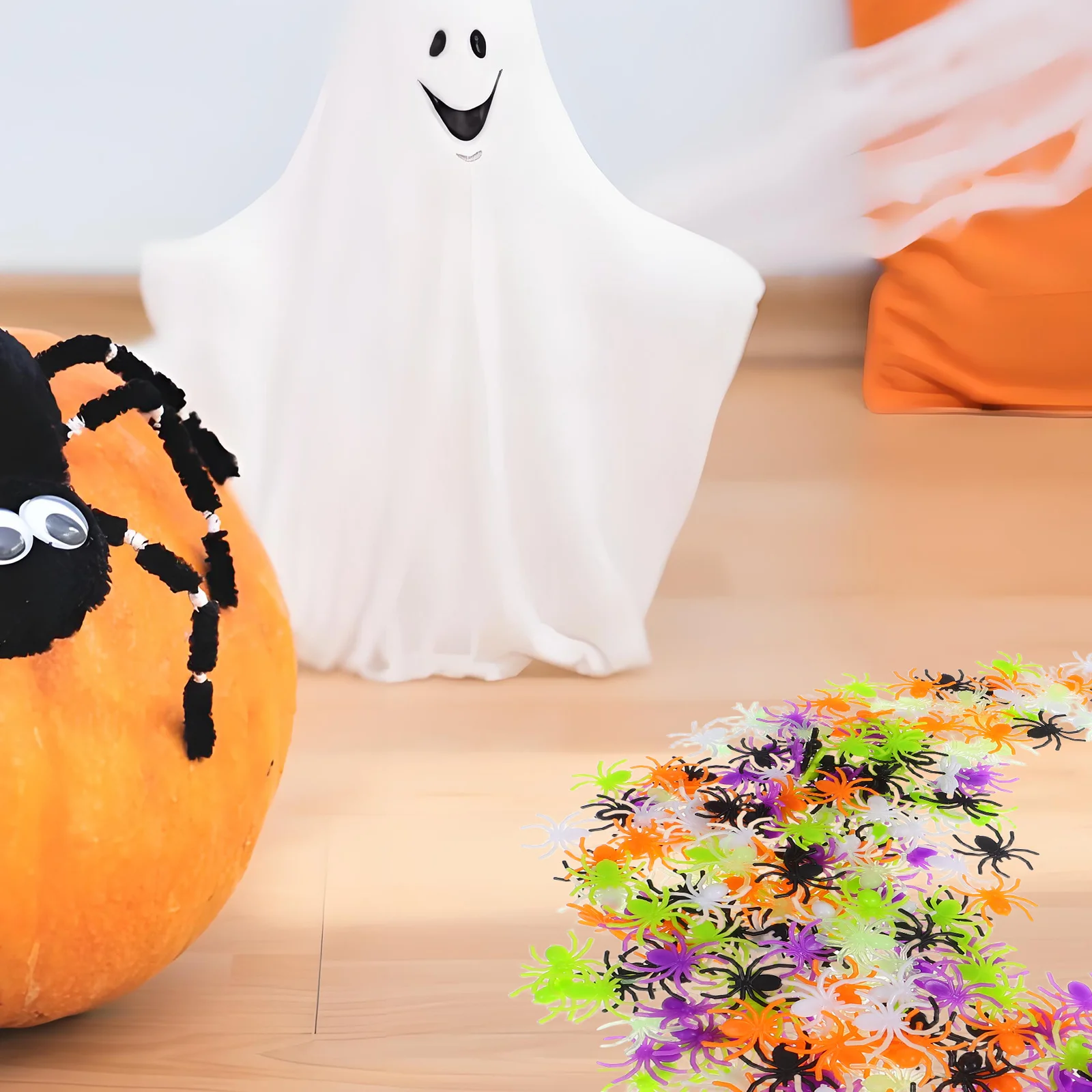 300pcs Simulation Spider Toys Realistic Plastic Halloween Decorations Party Pranks Scary Spiders Home Mini Frightening Toys