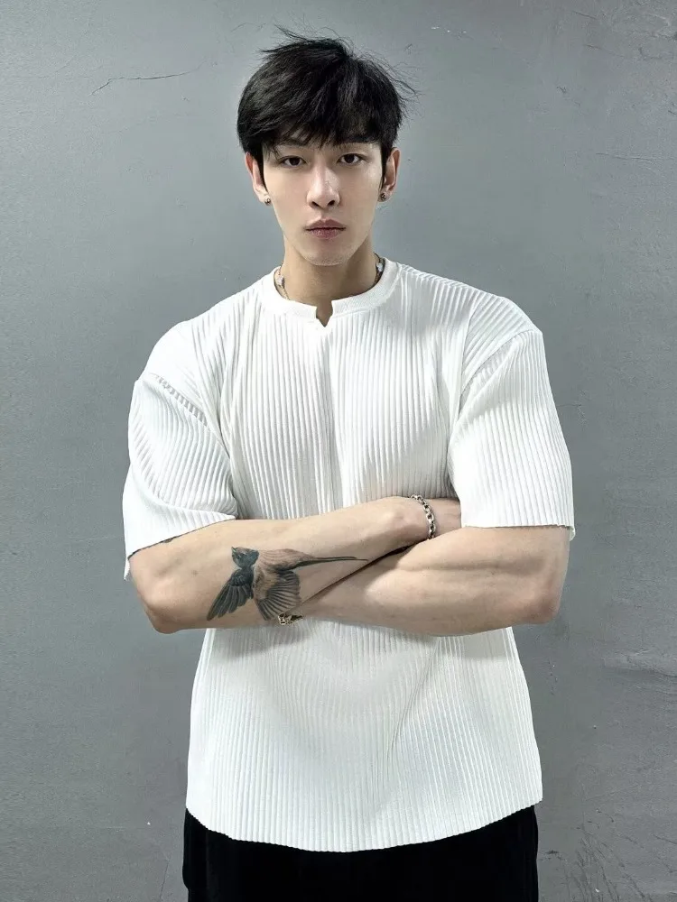 Man T-shirt Summer V-neck Fold Loose Fitting Solid Color Breathable Leisure Motion Body Building