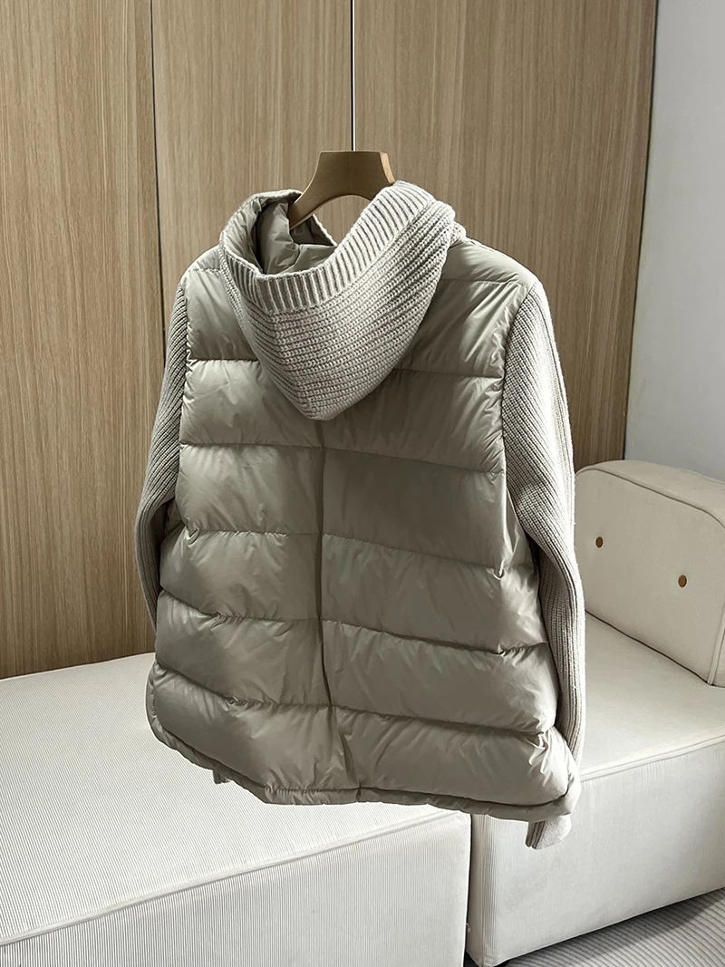 Piumini invernali con cappuccio con maniche in giunture nuove lavorate a maglia Piumino da donna in piumino d'anatra bianco leggero Versatile cappotto corto nero