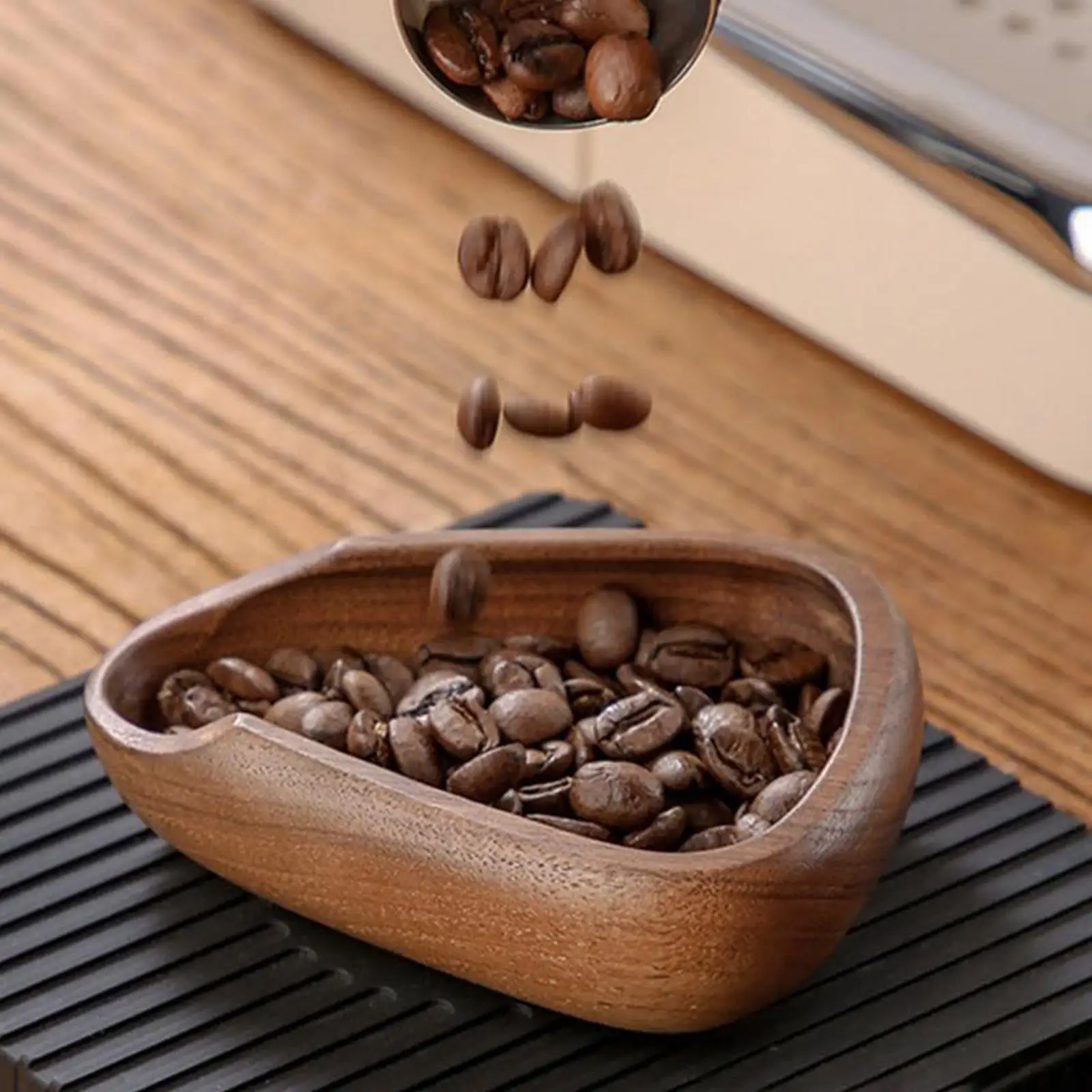 Lightweight Wood Coffee Dosing Tray Triangular Bean Measuring Bowl Practical Gift for Coffee Lovers Cafe Accessory