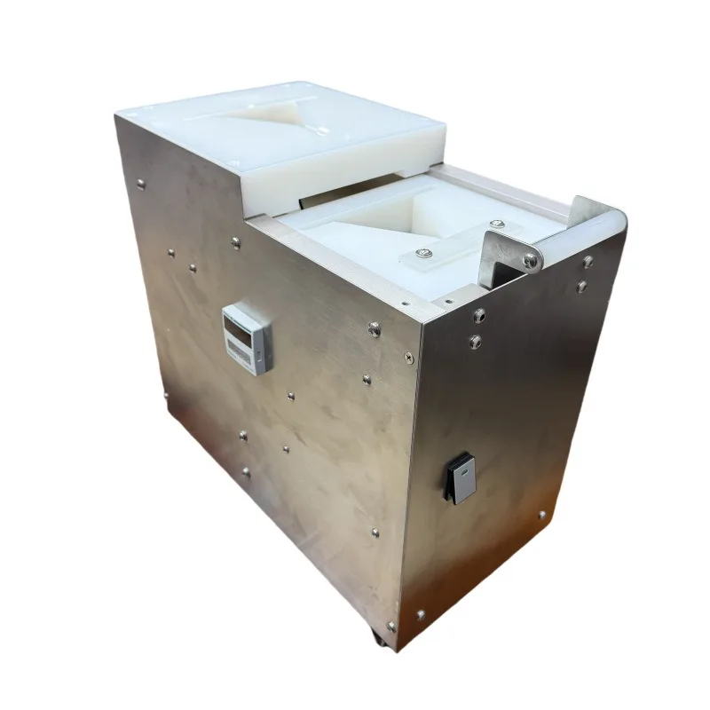 Suitable for convenience store triangle sushi rice ball packaging machine, rice press machine