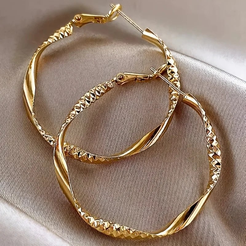 1Pair Golden Twisted Circular Hoop Earrings for Women Elegant Simple Style Daily Wear Accessories Fashion Wedding Gifts