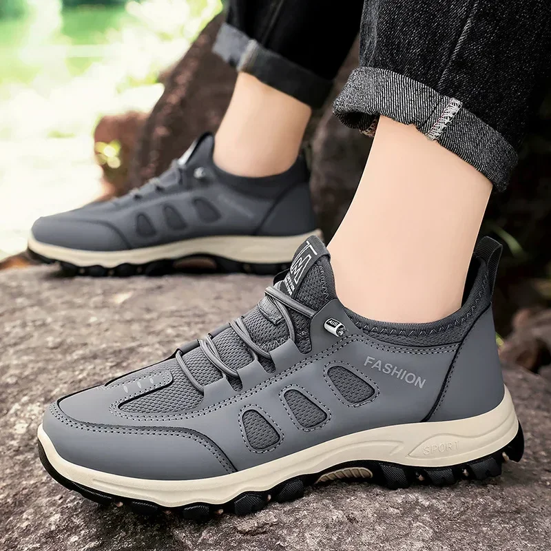 Primavera e autunno nuove scarpe sportive traspiranti comode casual con suola morbida e scarpe da trekking all\'aperto per anziani da uomo