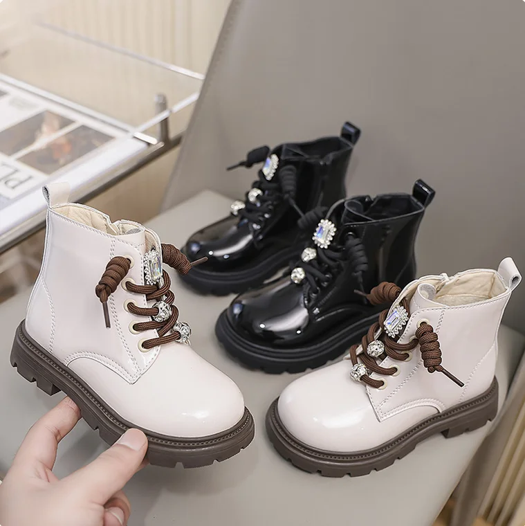 Kids Snow Boots Fashion Patent Leather Girls Sport Shoes Zipper Ankle Short Boots New Kids Soft Non Slip Fashion Platform Boots