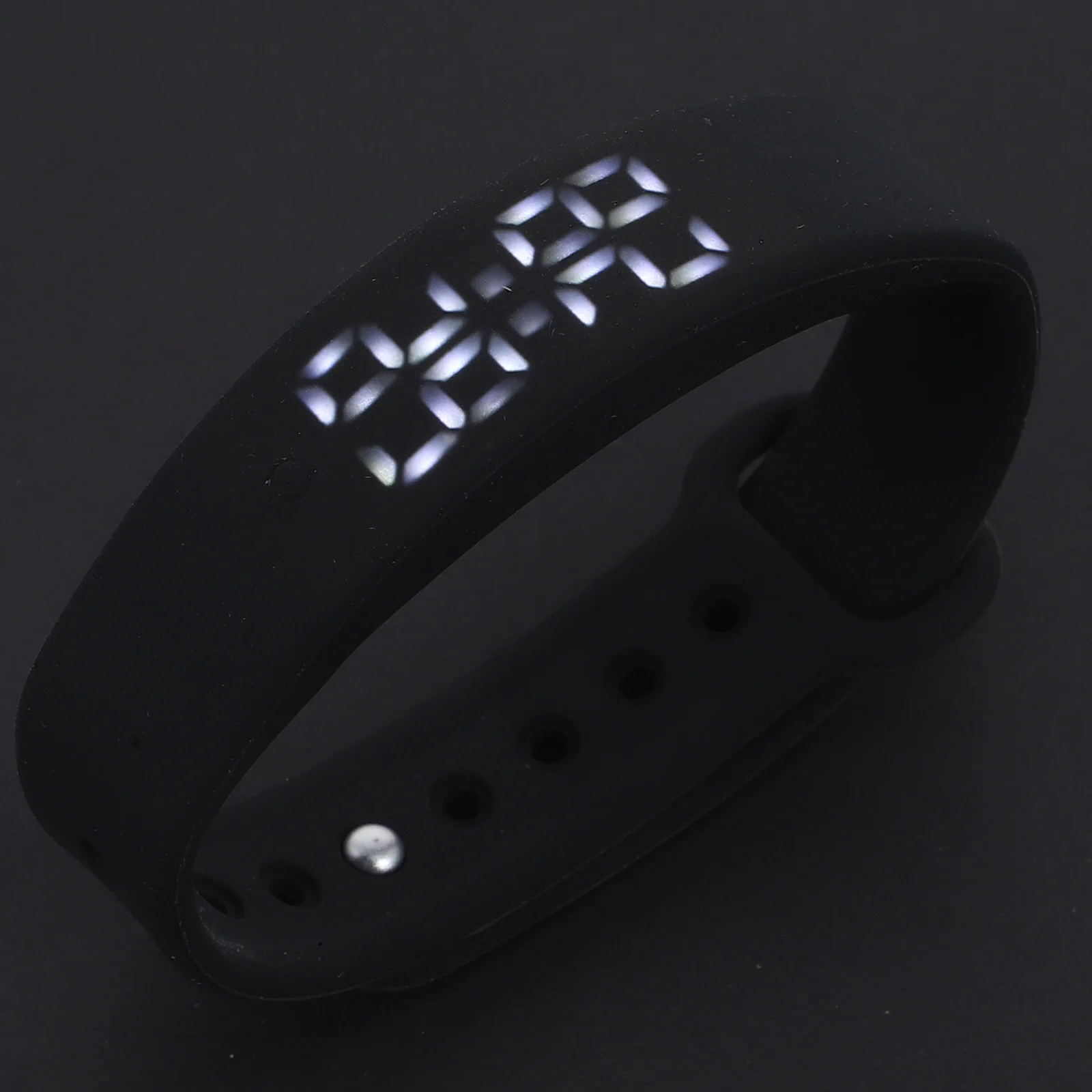 

Smart Bracelet Black 255*16*9.2Mm Led Display Real Time Temperature Sleep Tracker Silent Vibration Alarm Usb 2.0 Silicone