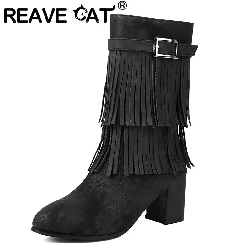 

REAVE CAT 2025 Модные женские сапоги до середины икры с круглым носком и блочным каблуком 6 см, застежка-молния, пряжка ремня, кисточки, большой размер 45, 46 47 Dating Bota