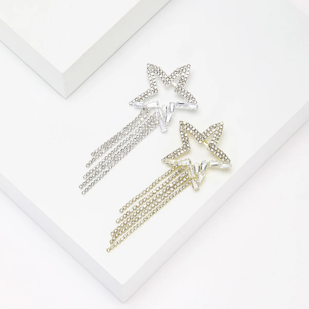 

Dmari Women Tassel Brooch Sparkling Stars Lapel Pin Shooting Star Brooch Pin Luxury Jewelry Accessories For Clothing Dress