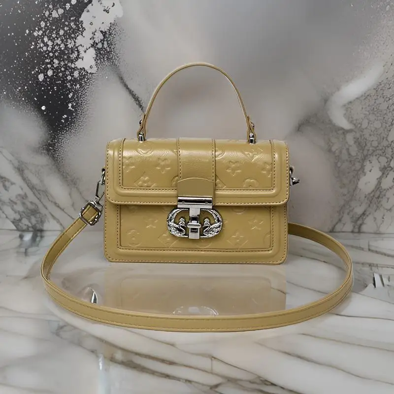 

Chic Large Capacity Messenger Bag Minimalist Crossbody Handbag Vintage Leather Clutch Stylish Women's Tote