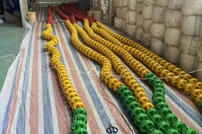خط حارة السباحة العائمة بالجملة - مقاوم للأشعة فوق البنفسجية وسهل التركيب لحمامات السباحة الداخلية/الخارجية