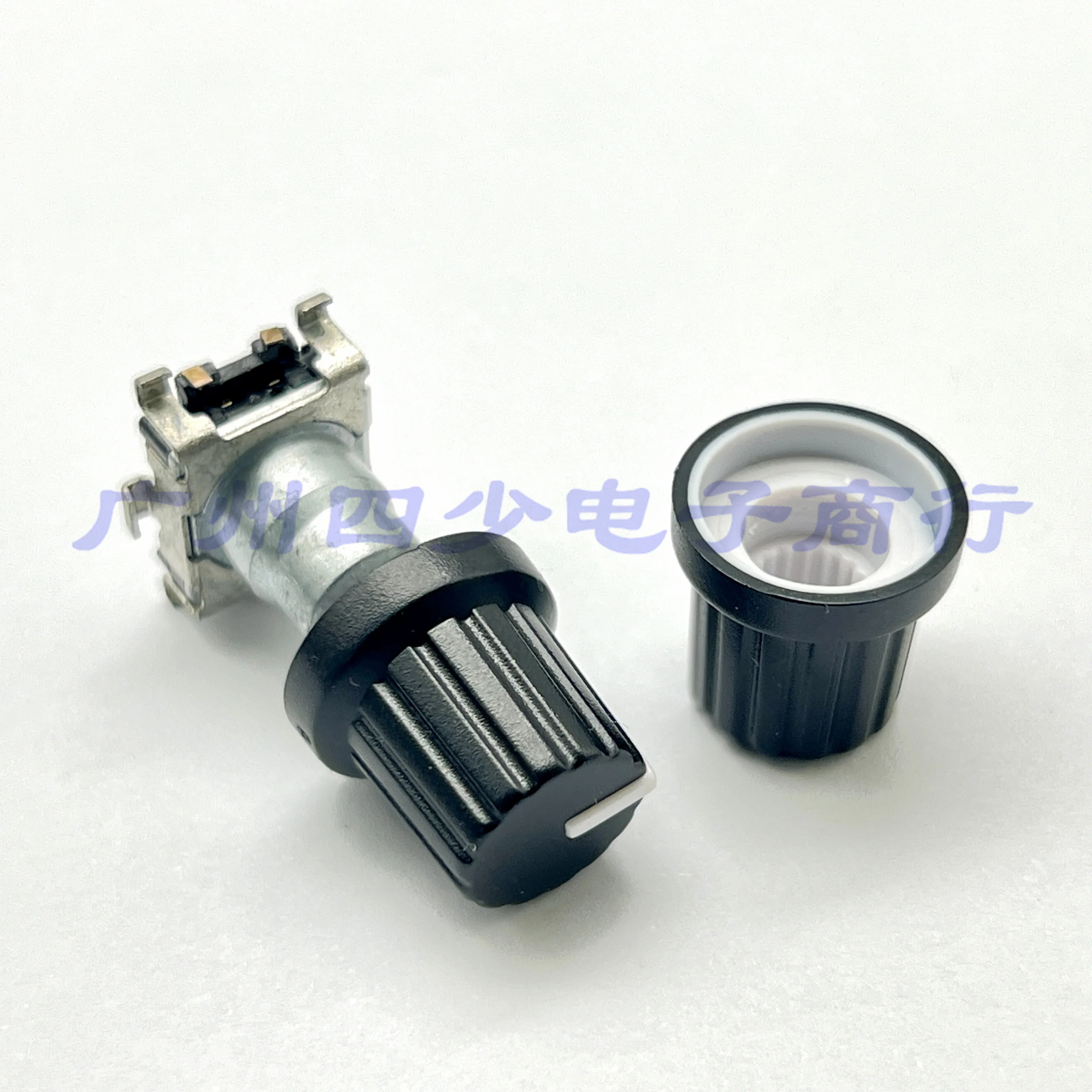 ·10 pcs small potentiometer, plum blossom axis knob, hat, mixing console specific 15x15mm black and white indicator