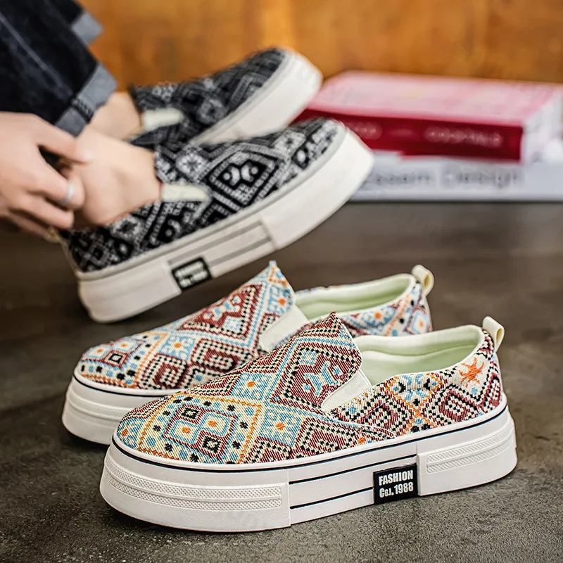 National Style Camouflage Design Sports Slip on Casual Shoes Men 2025 New Summer Outdoor Fashion Trend Lightweight Flat Sneakers