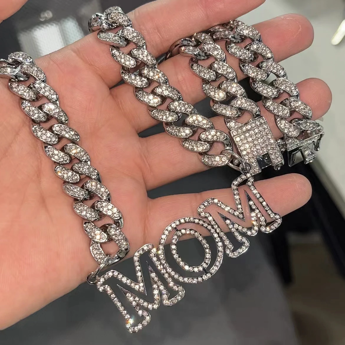 Imagem -04 - Colar de Nome Personalizado Colar de Nome de Zircão 12 mm Miami Cuban Link Gargantilha Nome Oco 3d Pingente de Homem Colar de Presente do Dia do Pai