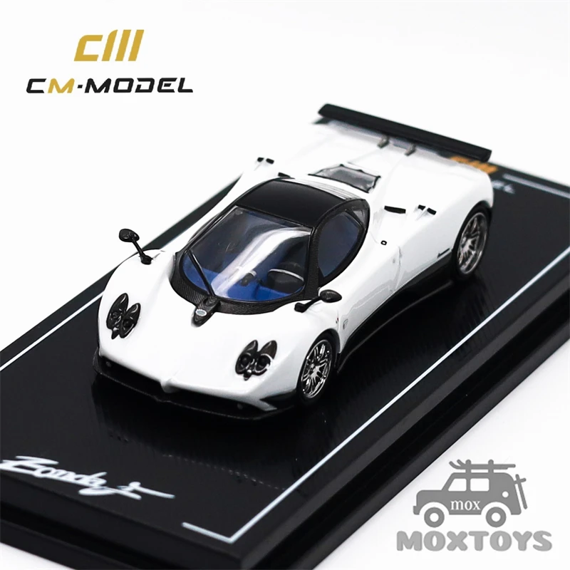 

Модель CM 1:64 Pagani ZondaF, жемчужно-белая, литая модель автомобиля