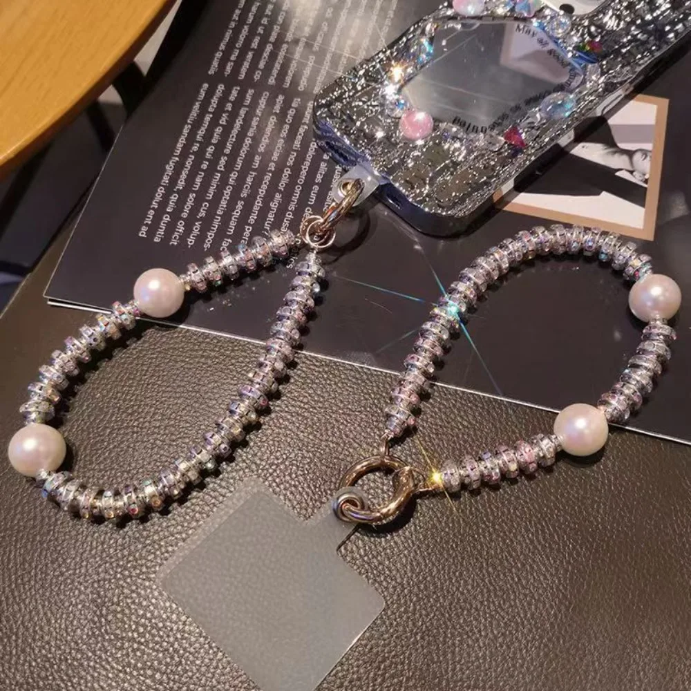 High-End Mobile Phone Lanyard with Diamonds, Wrist Chain, Light Luxury Fashion Beaded Short Chain, Rhinestone Accessory.