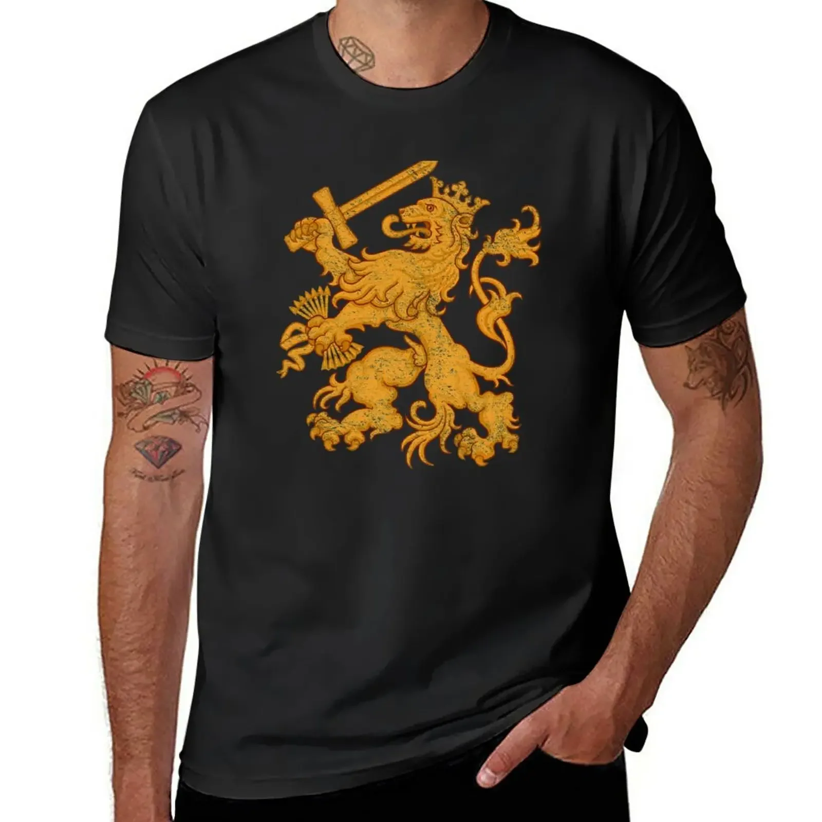 NETHERLANDS COAT OF ARMS LION HOLLAND DUTCH (DISTRESSED ORANGE) T-Shirt quick-drying graphics sweat mens funny t shirts