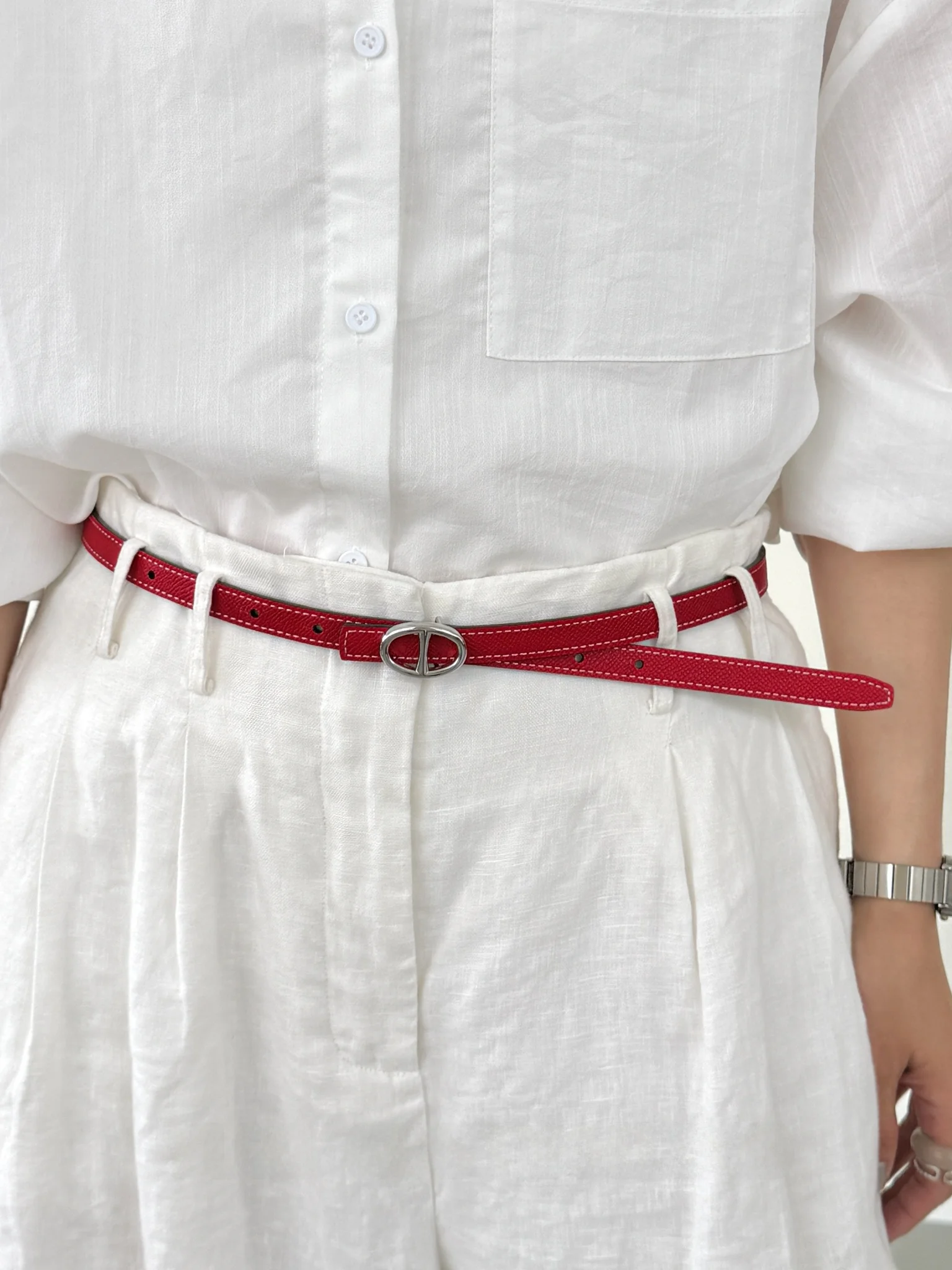 カラフルな両面本革ベルト-2026年春-ファッションアクセサリー-ユニセックス-メタルバックル-ウエストベルト-多用途ファッションアイテム