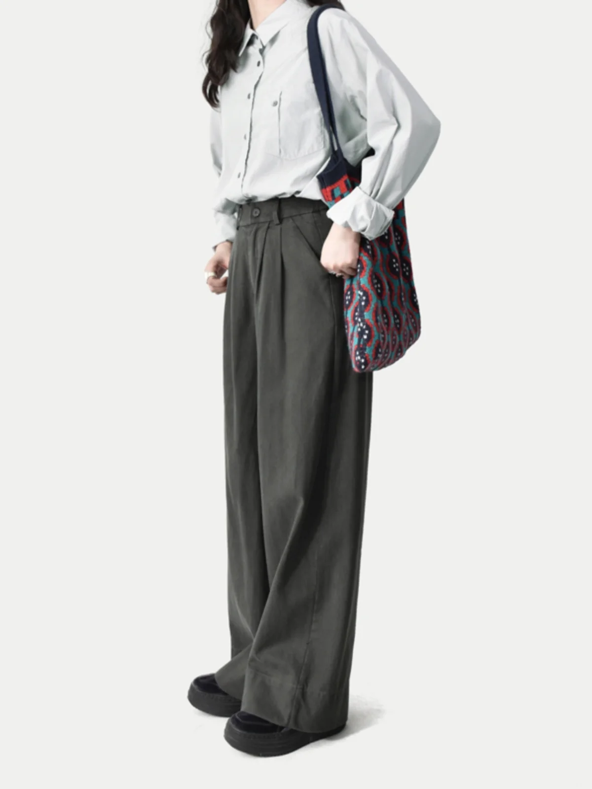 

Повседневная свободная рубашка с длинным рукавом и отложным воротником, удобная для поездок на работу, весна-осень-зима, легкая, с откидными карманами