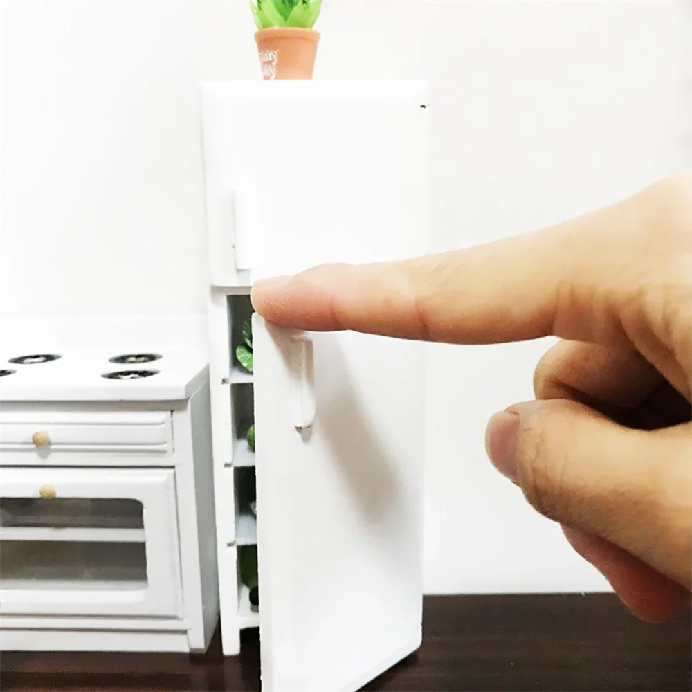 1/12 Dollhouse Miniature อุปกรณ์เสริมมินิตู้เย็นไม้จําลองตู้เย็นของเล่นสําหรับตุ๊กตาตกแต่ง ob11
