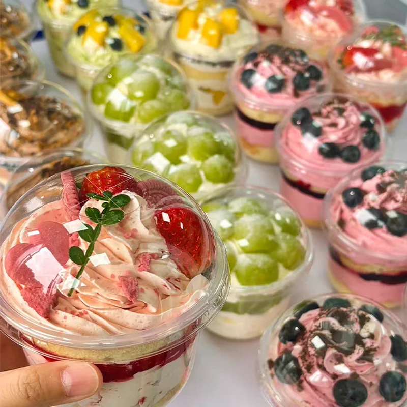 

50PCS U-shaped Dessert Cup Transparent Disposable Dessert Cup with Dome Lid Suitable for Parties Gatherings Weddings Picnics