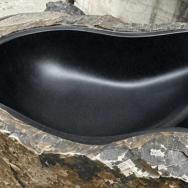 Wholesale Outdoor Zen Patio River Stone Freestanding Bathtub Natural Boulder Soaking Tub Hand Carved Organic Garden Bath