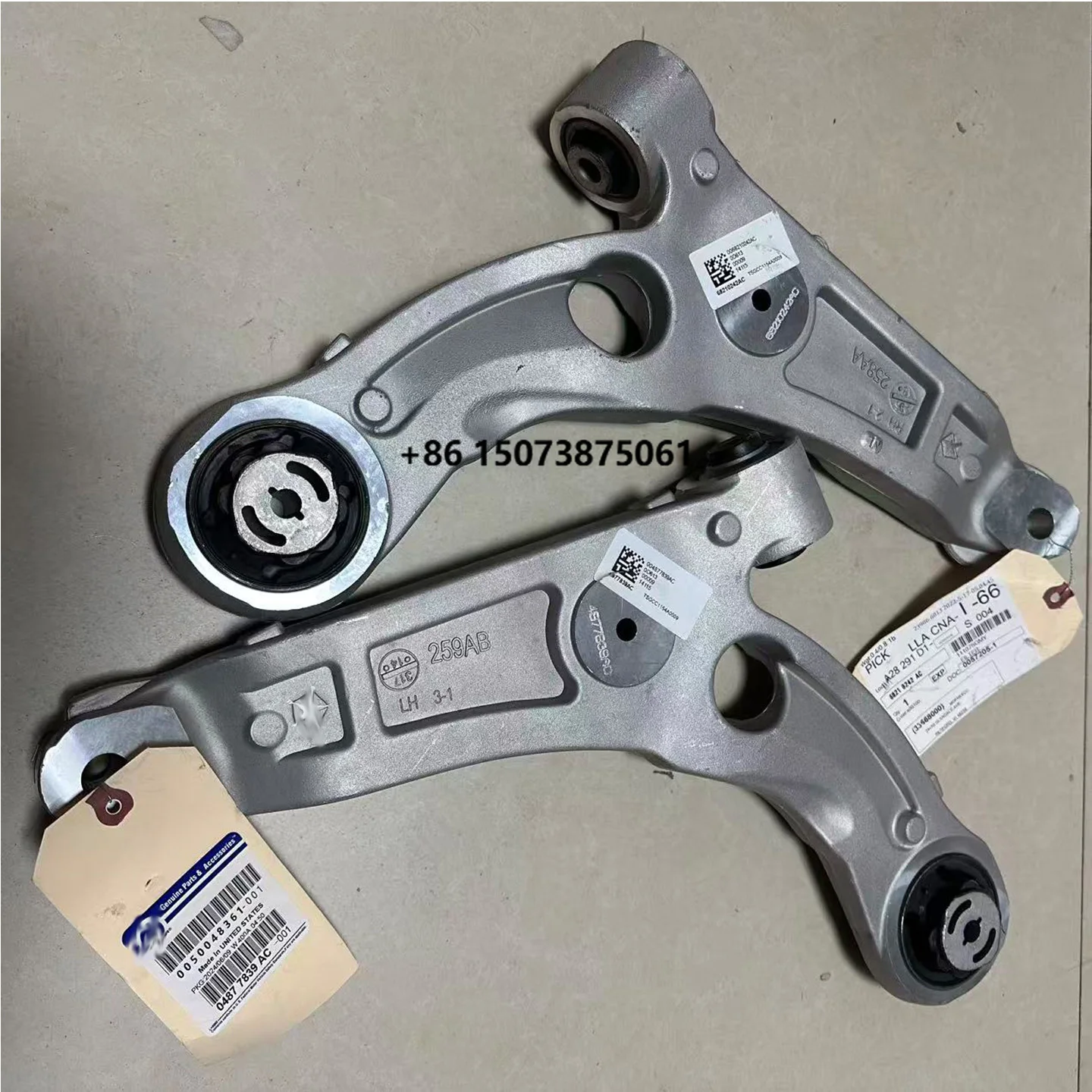 

The Left and Right Front Lower Aluminum Control Arms Are Suitable for the C Herokee 4668993AAD 68210238A From 2014 to 2018